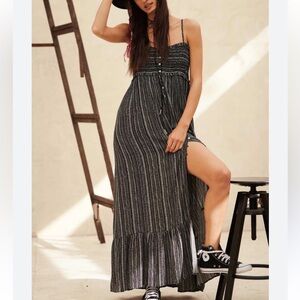 [S]Promesa Journey Ahead Geo-Print Button-Front Maxi Dress